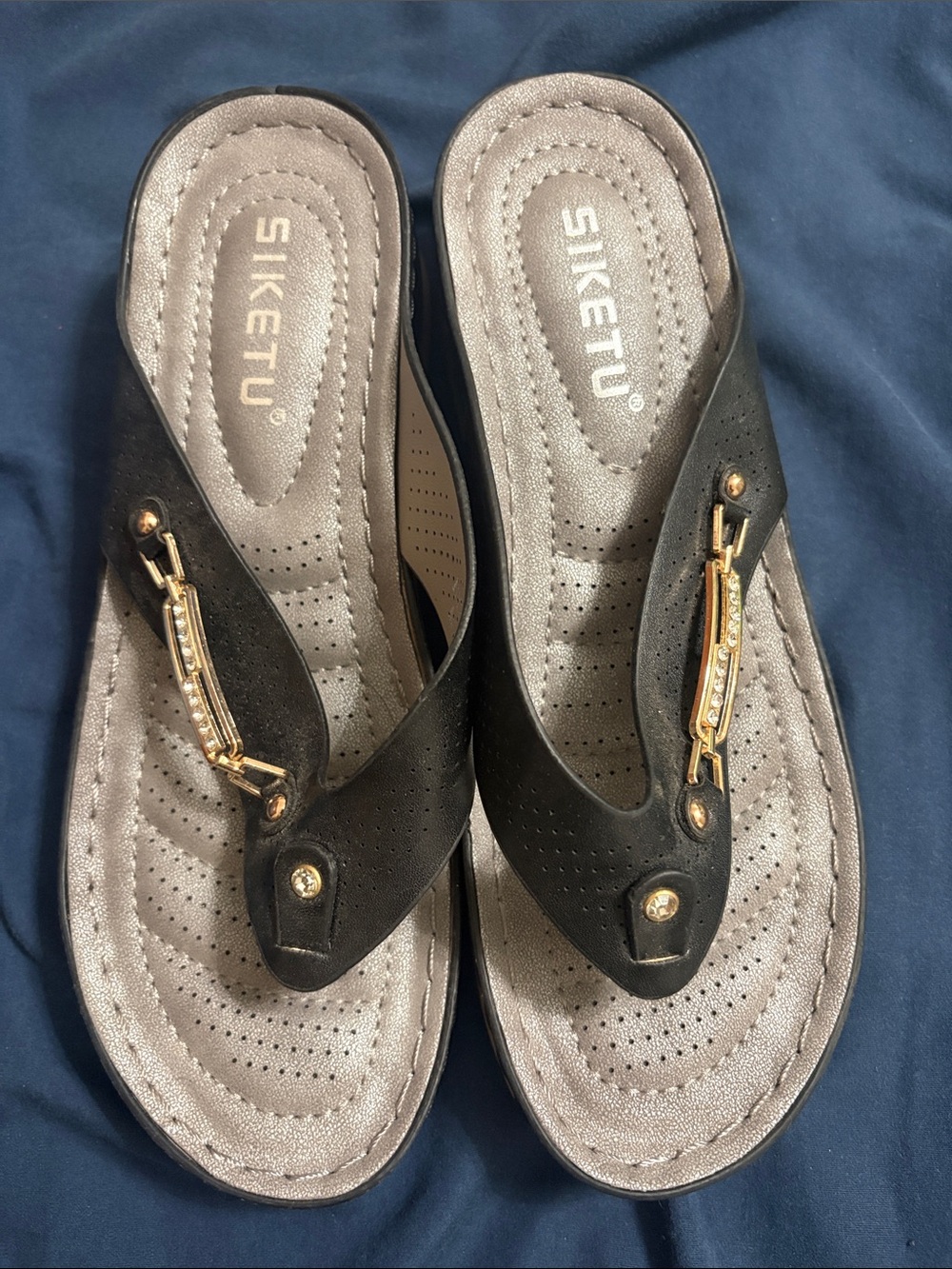 Siketu Black Women's Cushioned Sandals with Gold Accent Detail